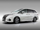 Honda Odyssey рестайлинг 2017, минивэн, 5 поколение (10.2017 - 10.2020) 1