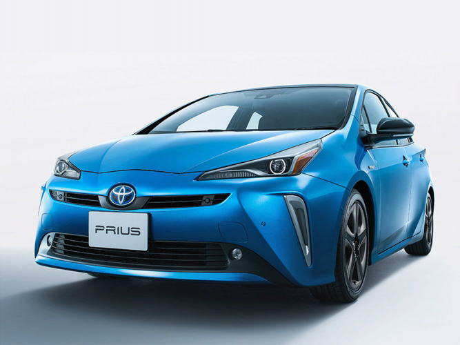 Toyota Prius рестайлинг 2018, лифтбек, 4 поколение (11.2018 - 01.2023)