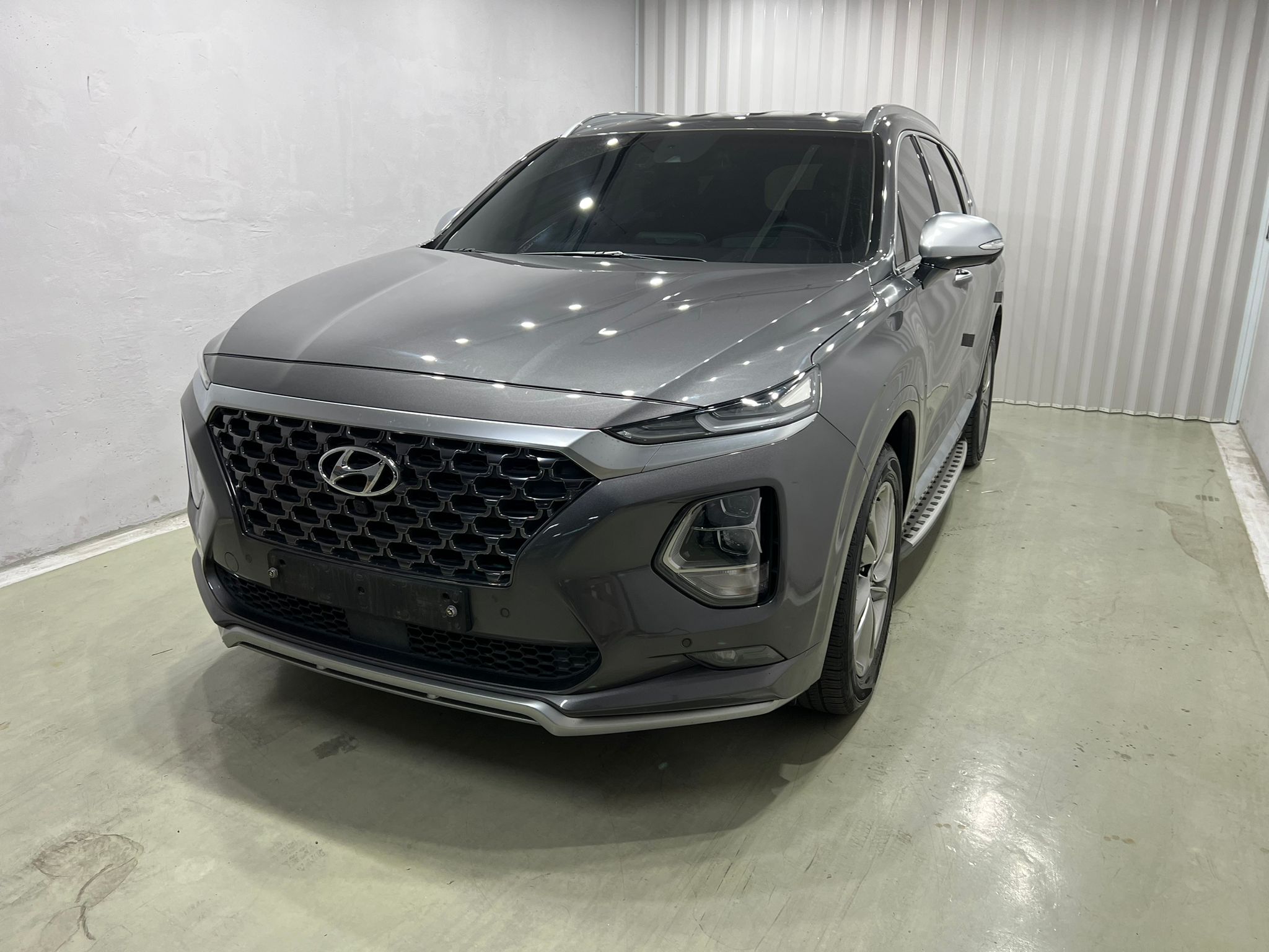 Hyundai SantaFE 4WD Inspiration, 2019 год, дизель 2,2 пробег 64700 км. Ориентировочная стоимость автомобиля в Москве с учетом таможенной пошлины и пр. платежей 3 500 000 руб.