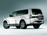 Mitsubishi Pajero 2-й рестайлинг 2014, джип/suv 5 дв., 4 поколение, V90 (07.2014 - 08.2019) 3