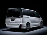 Toyota Voxy рестайлинг 2017, минивэн, 3 поколение, R80 (07.2017 - 12.2021) 1